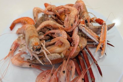 Uno de los platos de marisco de El Caladero en Aguadulce.