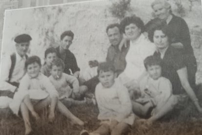 Foto de la familia de Rubén Escoriza en el año 1963.