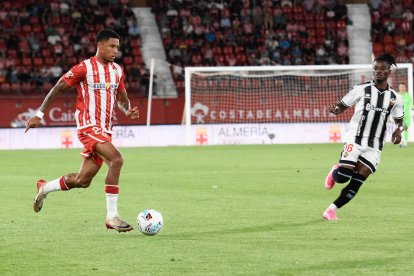 Chirino y Cipenga volverán a compartir vestuario gracias al Almería.