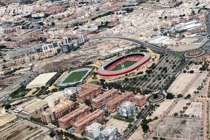 Imagen área de Almería con un Estadio Mediterráneo que cambiará para siempre.