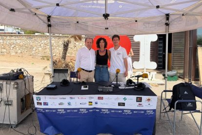 El presidente de la Cámara de Comercio, Jerónimo Parra, la edil de Turismo de Mojácar, María Gracia y el periodista y presentador Guillermo Mirón.