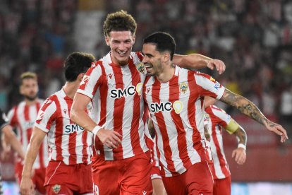 El Almería se centra solo en lo deportivo tras el mercado y quiere volver a ganar en casa.