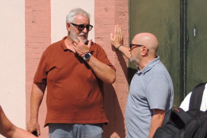 José Carlos Tejada, coordinador de la Mesa del Ferrocarril, en la estación de Huércal-Viator.