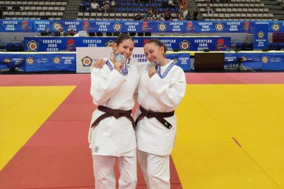 Carmen Pete Pastor y Sara Alonso Pérez, subcampeonas de Europa de Kata.