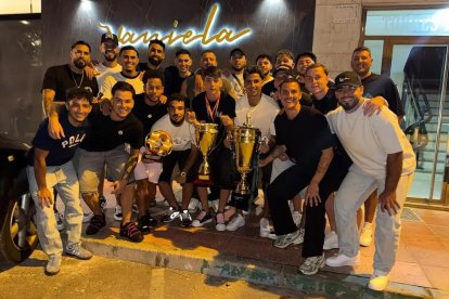 Este sábado tuvieron la cena final de temporada en la que posaron con todos los títulos.