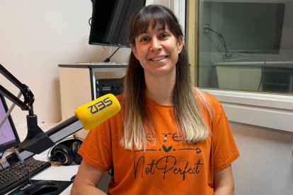 Esther Sánchez en los estudios de la SER, donde habló de su carrera y del proyecto del AVG 2008.