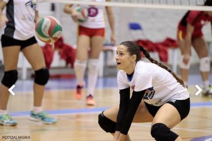 Aunque es central, la carrera de Esther comenzó en la posición de receptora.