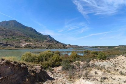 Así se ve la cola del embalse del Negratín.