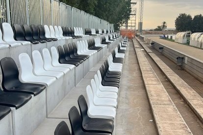Una de las gradas del campo de la UD Castellonense.