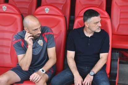 Marc Cabestany es el segundo entrenador de Pimienta. Llegó este verano desde el Sabadell B.