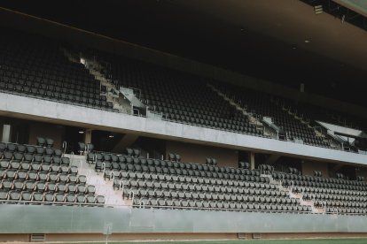 La grada principal de Zubieta, con capacidad para 4.000 espectadores.