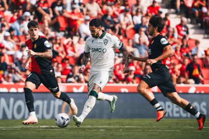 El Real Mallorca es firme candidato a todo y perdió contra el Almería en Son Moix por 0-1.