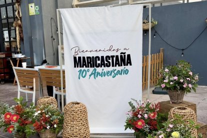 Entrada de La Época de Maricastaña durante la fiesta de aniversario.