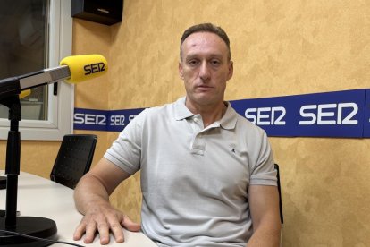 En los estudios de la SER, donde se grabó el podcast 'Pegados a la cal'.