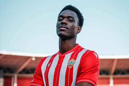 Ayouba Koné cumple su segunda temporada en el Almería y podría se citado para la Copa.