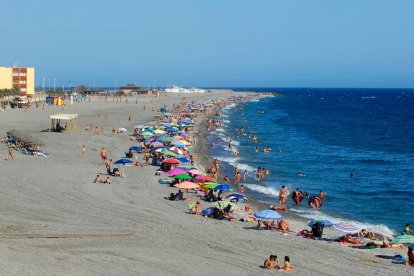 Playa de la Sirena Loca de Adra.