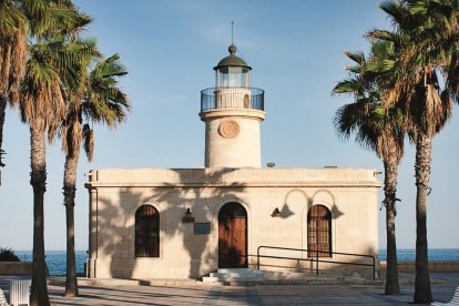 El faro de Roquetas de Mar reconvertido en sala de exposiciones