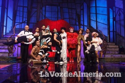 Montaje del espectáculo The Hole en la carpa instalada en el antiguo recinto ferial de Almería.