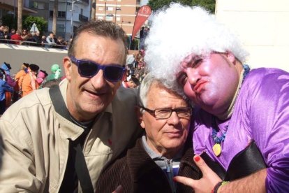 Tres mil bocadillos de sobrasada vegetal, vino y cerveza se repartieron entre los asistentes