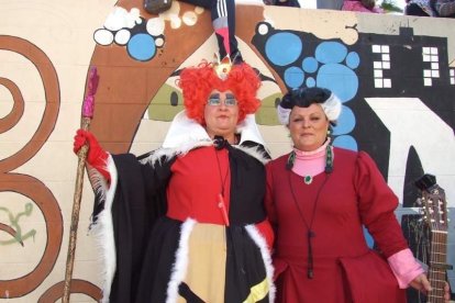 Tres mil bocadillos de sobrasada vegetal, vino y cerveza se repartieron entre los asistentes