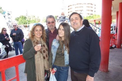 Tres mil bocadillos de sobrasada vegetal, vino y cerveza se repartieron entre los asistentes