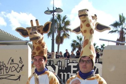 Tres mil bocadillos de sobrasada vegetal, vino y cerveza se repartieron entre los asistentes