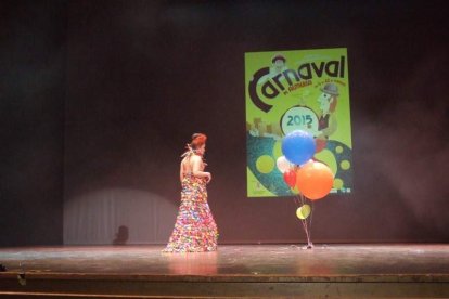 Tres mil bocadillos de sobrasada vegetal, vino y cerveza se repartieron entre los asistentes