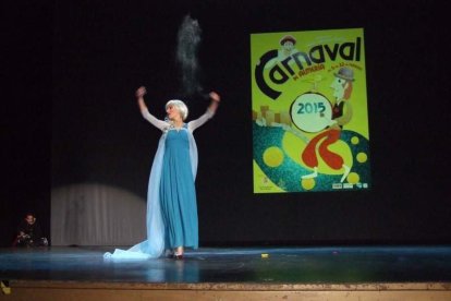 Tres mil bocadillos de sobrasada vegetal, vino y cerveza se repartieron entre los asistentes