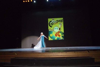 Tres mil bocadillos de sobrasada vegetal, vino y cerveza se repartieron entre los asistentes