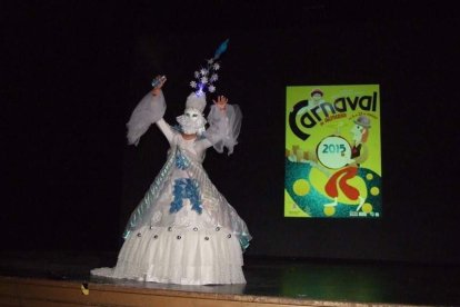 Tres mil bocadillos de sobrasada vegetal, vino y cerveza se repartieron entre los asistentes