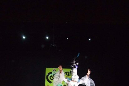 Tres mil bocadillos de sobrasada vegetal, vino y cerveza se repartieron entre los asistentes