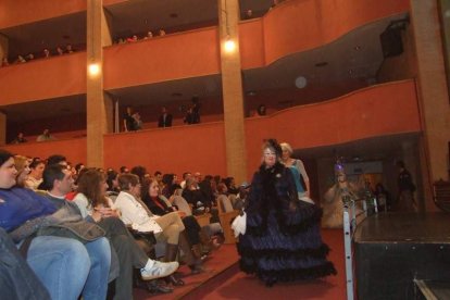 Tres mil bocadillos de sobrasada vegetal, vino y cerveza se repartieron entre los asistentes