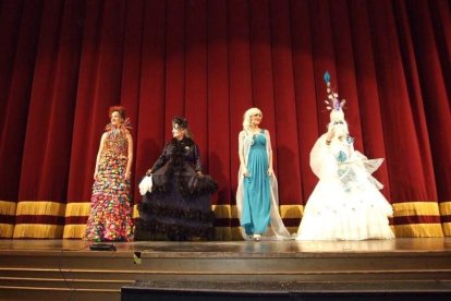 Tres mil bocadillos de sobrasada vegetal, vino y cerveza se repartieron entre los asistentes