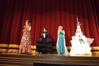 Tres mil bocadillos de sobrasada vegetal, vino y cerveza se repartieron entre los asistentes