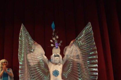 Tres mil bocadillos de sobrasada vegetal, vino y cerveza se repartieron entre los asistentes