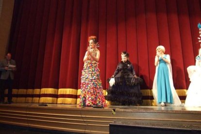 Tres mil bocadillos de sobrasada vegetal, vino y cerveza se repartieron entre los asistentes