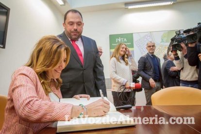 La Presidenta de la Junta de Andalucía, Susana Díaz, visita el PITA y el centró de la FAAM en Almería. Fotos: Juan Sánchez.
