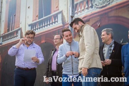 La Plaza Vieja ha vivido una gran jornada con música, juegos infantiles, degustaciones, muestra de tomates y venta con fines solidarios Fot