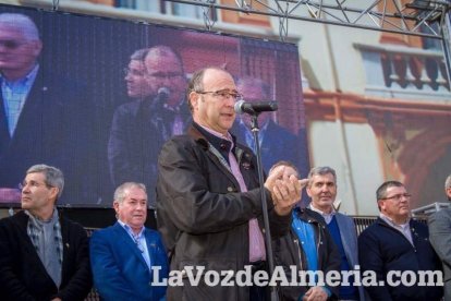 La Plaza Vieja ha vivido una gran jornada con música, juegos infantiles, degustaciones, muestra de tomates y venta con fines solidarios Fot