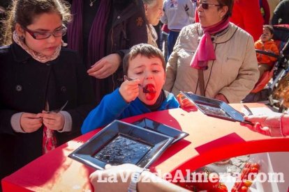 La Plaza Vieja ha vivido una gran jornada con música, juegos infantiles, degustaciones, muestra de tomates y venta con fines solidarios Fot