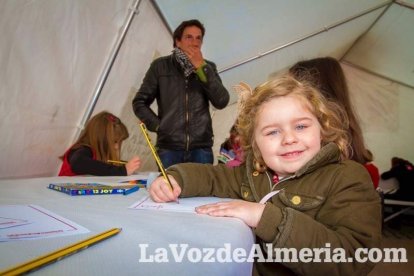 La Plaza Vieja ha vivido una gran jornada con música, juegos infantiles, degustaciones, muestra de tomates y venta con fines solidarios Fot