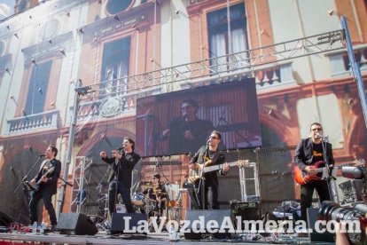 La Plaza Vieja ha vivido una gran jornada con música, juegos infantiles, degustaciones, muestra de tomates y venta con fines solidarios Fot