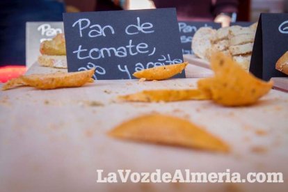 La Plaza Vieja ha vivido una gran jornada con música, juegos infantiles, degustaciones, muestra de tomates y venta con fines solidarios Fot