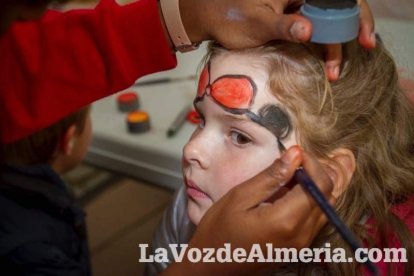 La Plaza Vieja ha vivido una gran jornada con música, juegos infantiles, degustaciones, muestra de tomates y venta con fines solidarios Fot