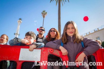 La Plaza Vieja ha vivido una gran jornada con música, juegos infantiles, degustaciones, muestra de tomates y venta con fines solidarios Fot