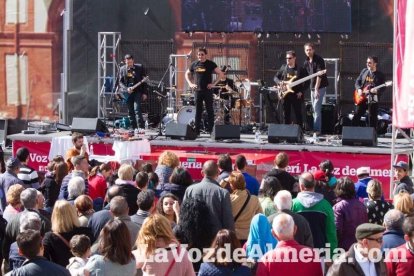 La Plaza Vieja ha vivido una gran jornada con música, juegos infantiles, degustaciones, muestra de tomates y venta con fines solidarios Fot