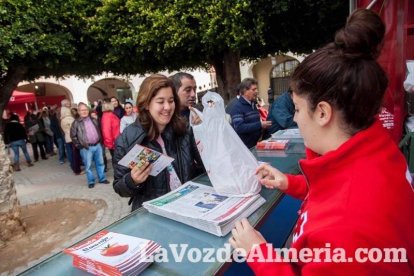 La Plaza Vieja ha vivido una gran jornada con música, juegos infantiles, degustaciones, muestra de tomates y venta con fines solidarios Fot