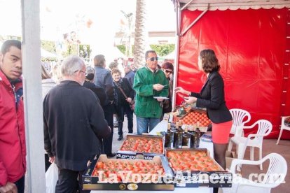 La Plaza Vieja ha vivido una gran jornada con música, juegos infantiles, degustaciones, muestra de tomates y venta con fines solidarios Fot
