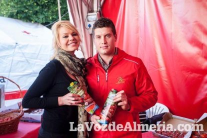 La Plaza Vieja ha vivido una gran jornada con música, juegos infantiles, degustaciones, muestra de tomates y venta con fines solidarios Fot