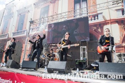 La Plaza Vieja ha vivido una gran jornada con música, juegos infantiles, degustaciones, muestra de tomates y venta con fines solidarios Fot